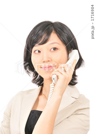 私服の女性 私服の女性 1716984