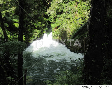 ニュージーランドのロトルアのオケラ・フォールズ ニュージーランドのロトルアのオケラ・フォールズ 1721544