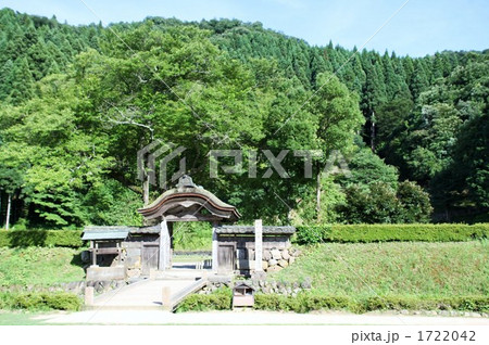 夏の朝倉遺跡唐門 夏の朝倉遺跡唐門 1722042