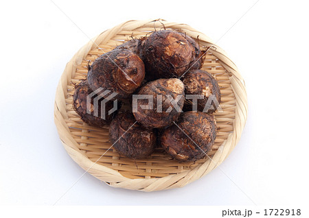 里芋（さといも）カゴ入り 1722918