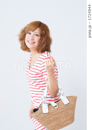 若い女性 1724944