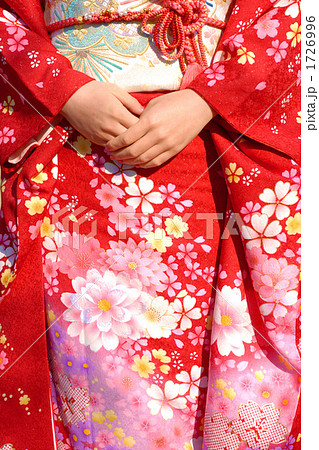 成人式を迎えた女性 1726996