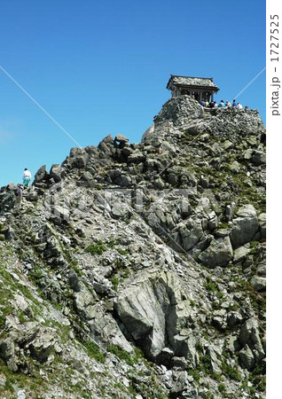 立山・雄山山頂の峰本社 立山・雄山山頂の峰本社 1727525