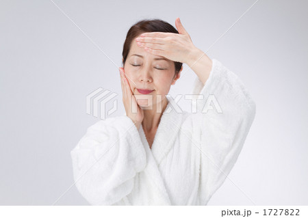 1727822