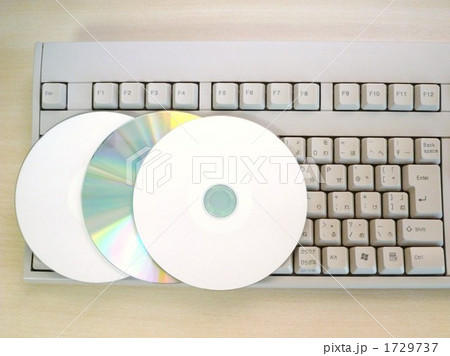 CD-ROMとキーボード 1729737