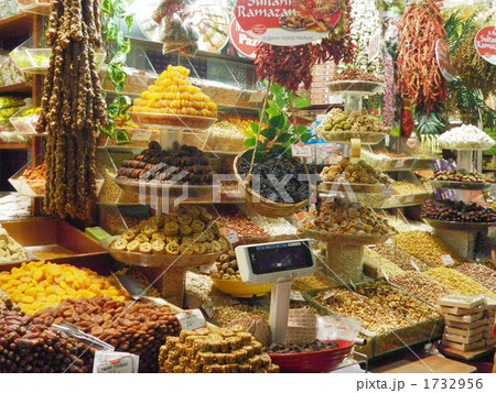 イスタンブール エジプシャンバザールのドライフルーツのお店 イスタンブール エジプシャンバザールのドライフルーツのお店 1732956