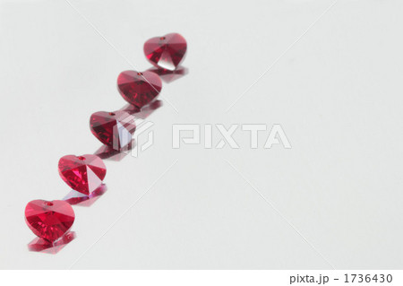 5つの赤いハート 1736430