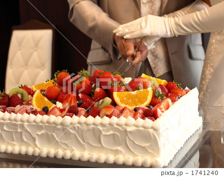 ケーキ入刀 ケーキ入刀 1741240