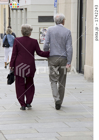 ゆっくりと 1742243