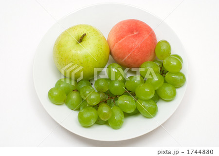 ブドウと青りんごと桃 1744880