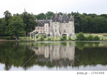 シャトー・ド・ラ・ヴェルリー 1745409