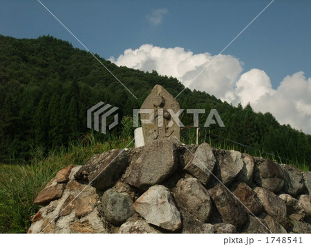 青鬼の石仏 1748541