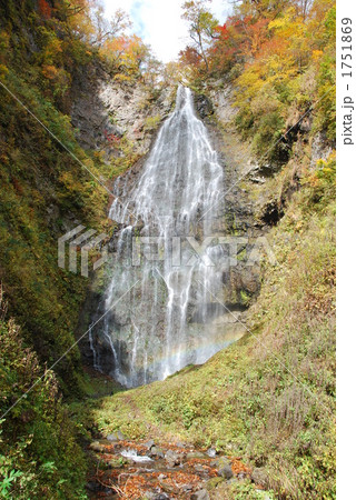 秋の「くろくまの滝」【青森県鰺ヶ沢町】 1751869