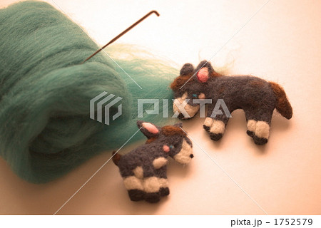 羊毛と羊毛刺繍のロバ 羊毛と羊毛刺繍のロバ 1752579