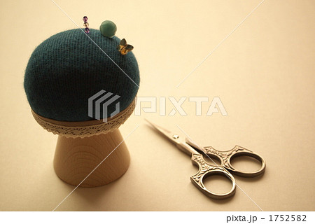 ピンクッションとハサミ ピンクッションとハサミ 1752582