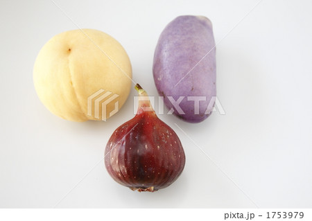 桃とアケビと無花果 1753979