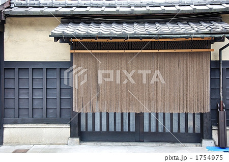 縄のれんの店先 縄のれんの店先 1754975
