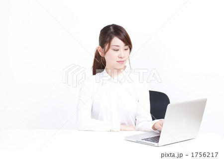 ノートパソコン 女性 1756217