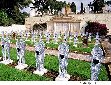 マントンの子供専用墓標 マントンの子供専用墓標 1757258