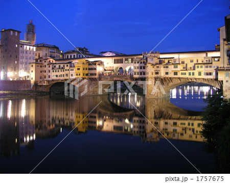 ヴェッキオ橋俯瞰 1757675