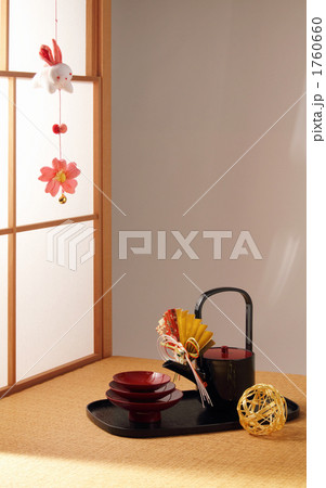 障子とウサギのある和室イメージとお屠蘇 1760660