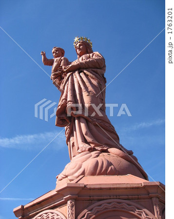 Statue de Notre-Dame de France 1763201