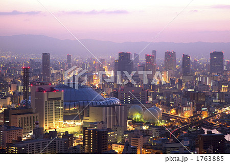 朝焼けの大阪西区都市風景 1763885