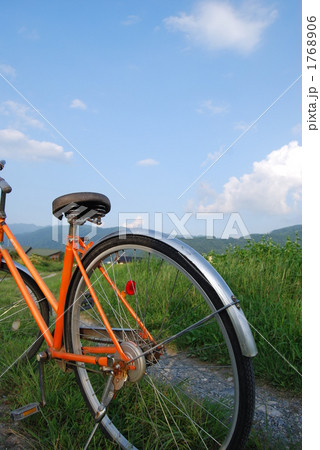 自転車と青空 1768906