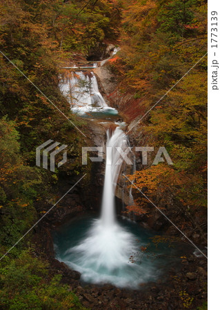 西沢渓谷　七ッ釜五段の滝紅葉 1773139