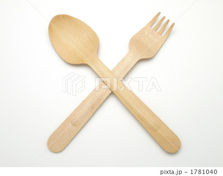 木製のスプーンとフォーク 1781040