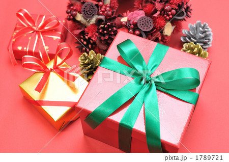 聖夜クリスマスにはプレゼントを。 1789721