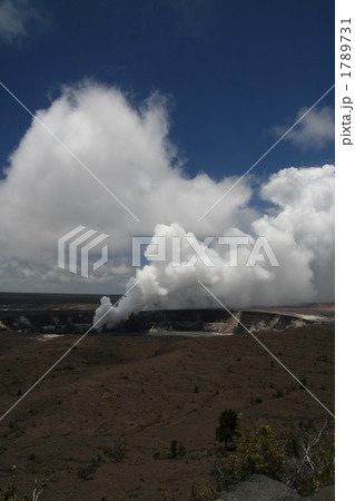 ハワイ島 キラウエア火山口 1789731