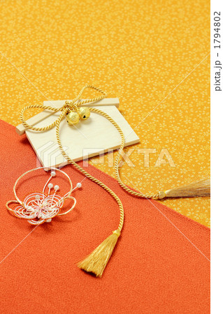 祈願する日本の縁起物 金紐 水引飾り 祈願する日本の縁起物 金紐 水引飾り 1794802
