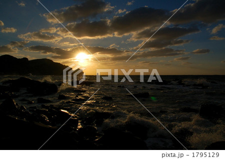 積丹半島の夕日 積丹半島の夕日 1795129