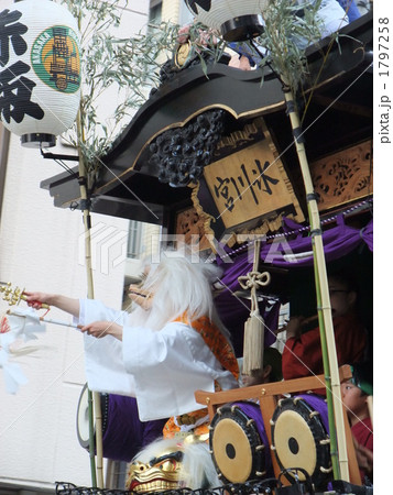 山車での神楽舞 山車での神楽舞 1797258