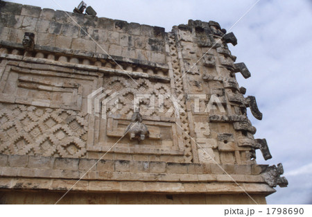 ウシュマル遺跡 1798690