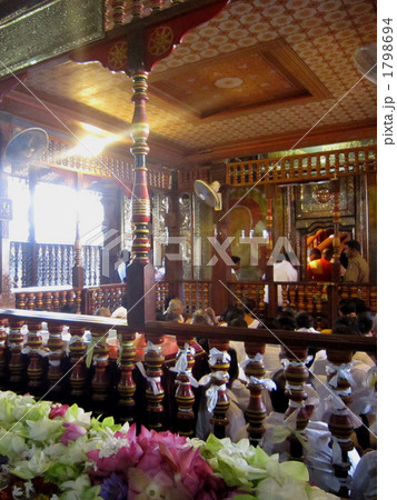 スリランカ キャンディ 仏歯寺 1798694