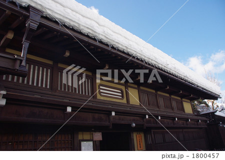 雪の合掌造り 1800457