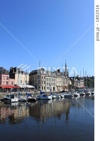 フランス郊外の港町 1802016
