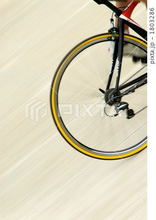 自転車ロードレース 1803286