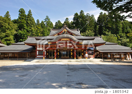 盛岡散歩・盛岡八幡宮　拝殿 1805342