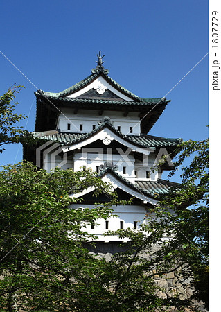 夏の弘前城　(天守閣) 1807729