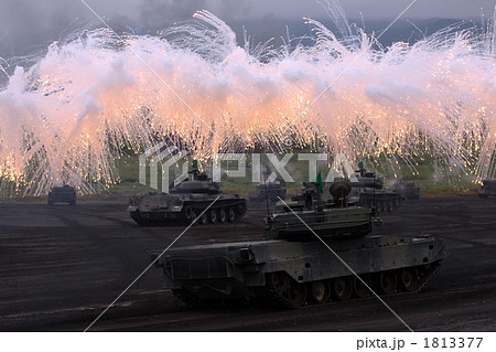 発煙弾発射 1813377