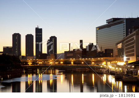 大阪八軒家浜とOBPビル群 1813691