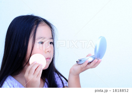 子供とコンパクト 1818852