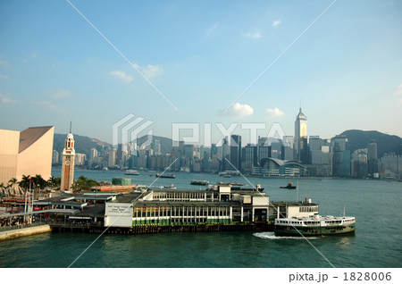 香港の湾仔(Wan Chai)にあるスターフェリー(Star Ferry)のピア 1828006