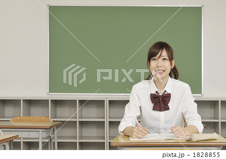 笑顔の女子高生 笑顔の女子高生 1828855
