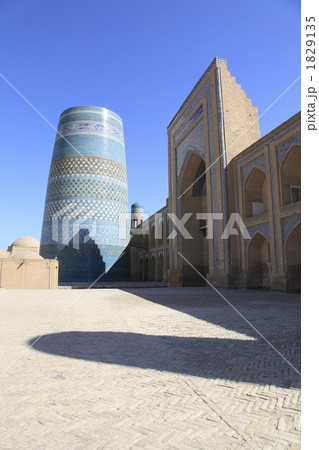 ムハンマド・アミン・ハーン・メドレセとカルタ・ミナル 1829135