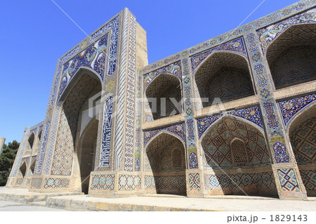 ナディール・ディヴァンベギ・メドレセ 1829143