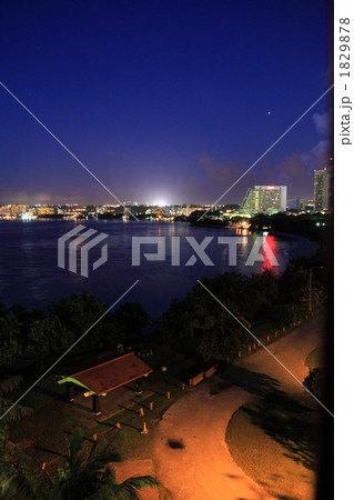 グアムのタモンビーチとイパイビーチ公園(夜景) グアムのタモンビーチとイパイビーチ公園(夜景) 1829878